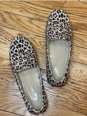 Leopard Print Slip-On Loafers in Beige/Black - Casual Women’s Flats